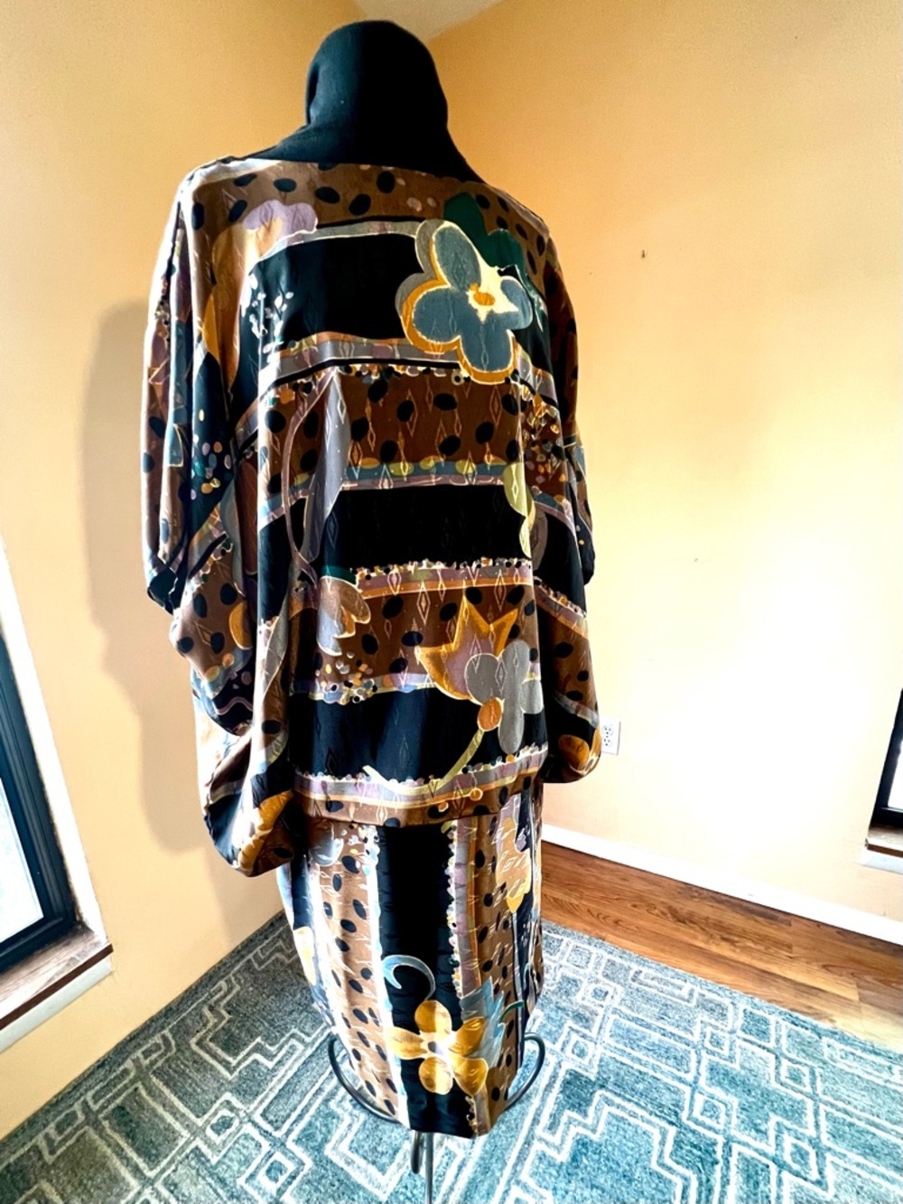 Premier Row, Multicolor Floral Dress, Kimono style sleeves